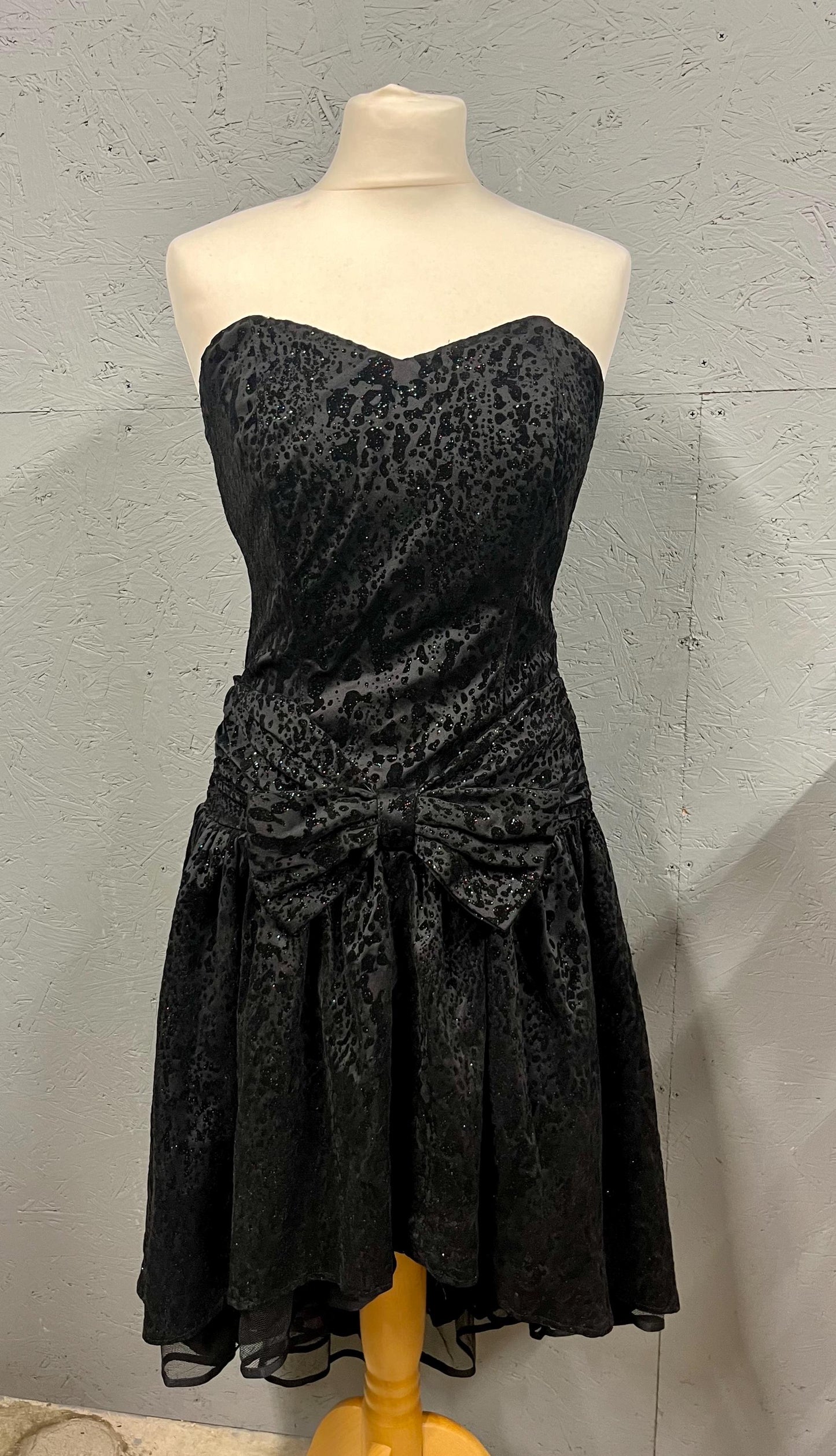Vintage Dresses -1980s Black Cocktail Party Dress - size 10 - Frock 33