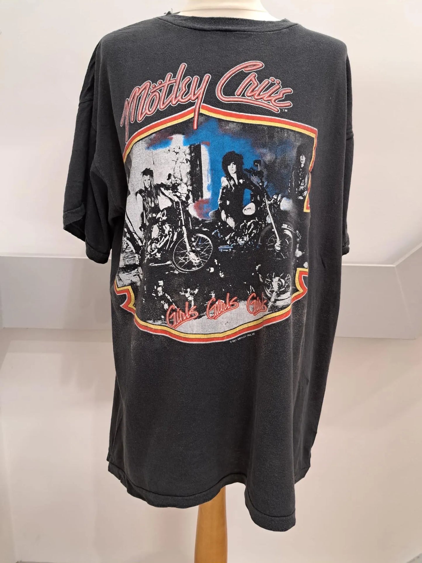 Vintage Clothing | Motley Crue Band Tee- 90s | 90s music memorabilia- Frock 33 (Copy)