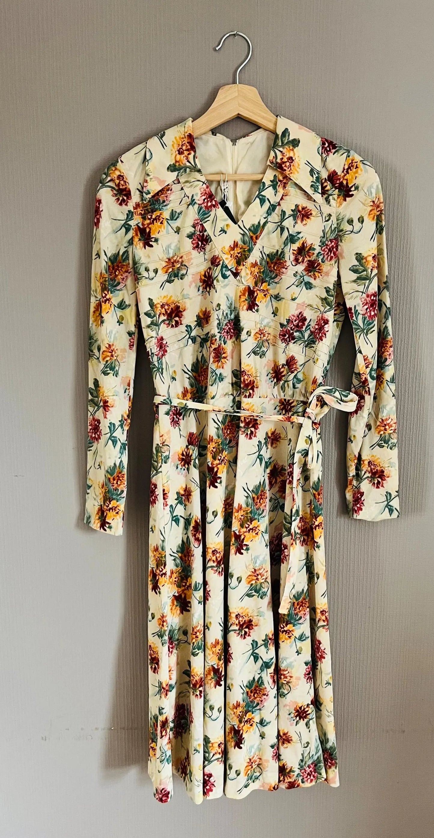 Vintage Dresses - Midi- Cream Autumnal 70s Fit n Flare - Belted - Size 12 - Frock33