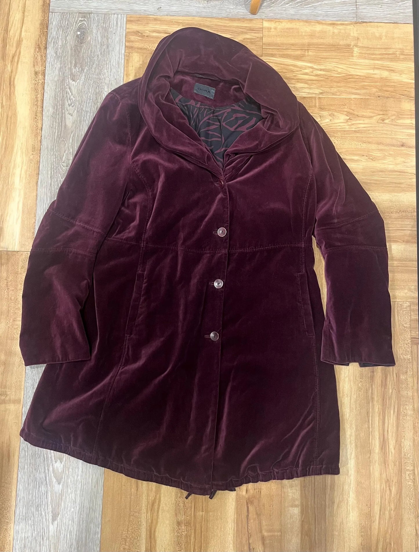 Vintage Coat by OSKA - Burgundy Velvet Medium Length Coat - Large Collar - Frock33