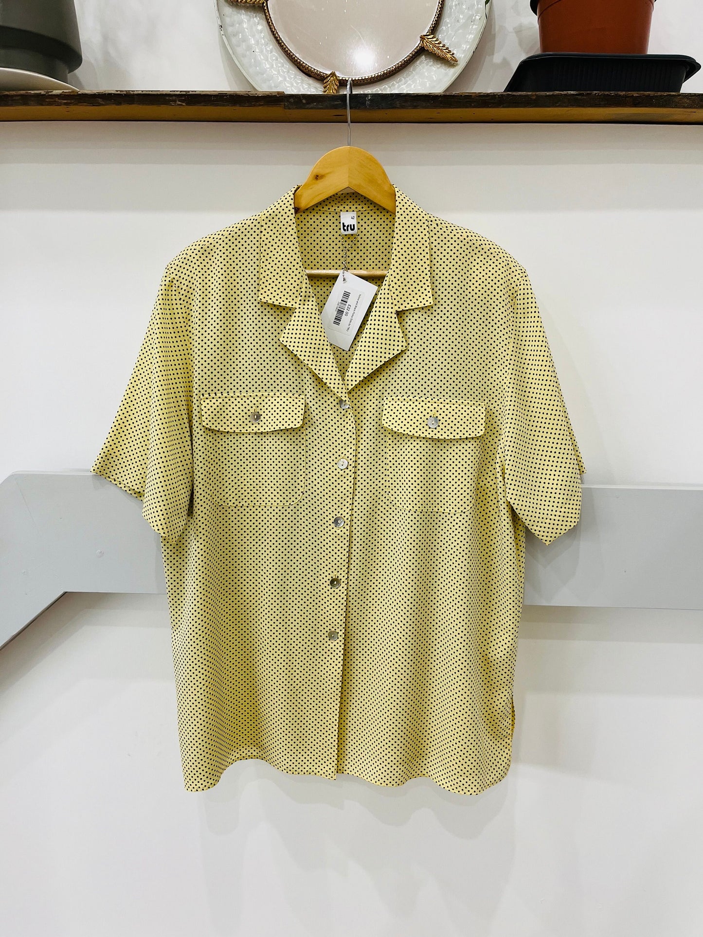 Vintage Clothing 1980s Shirt with Shoulder Pads - Yellow and Black Size 14 UK | Frock33