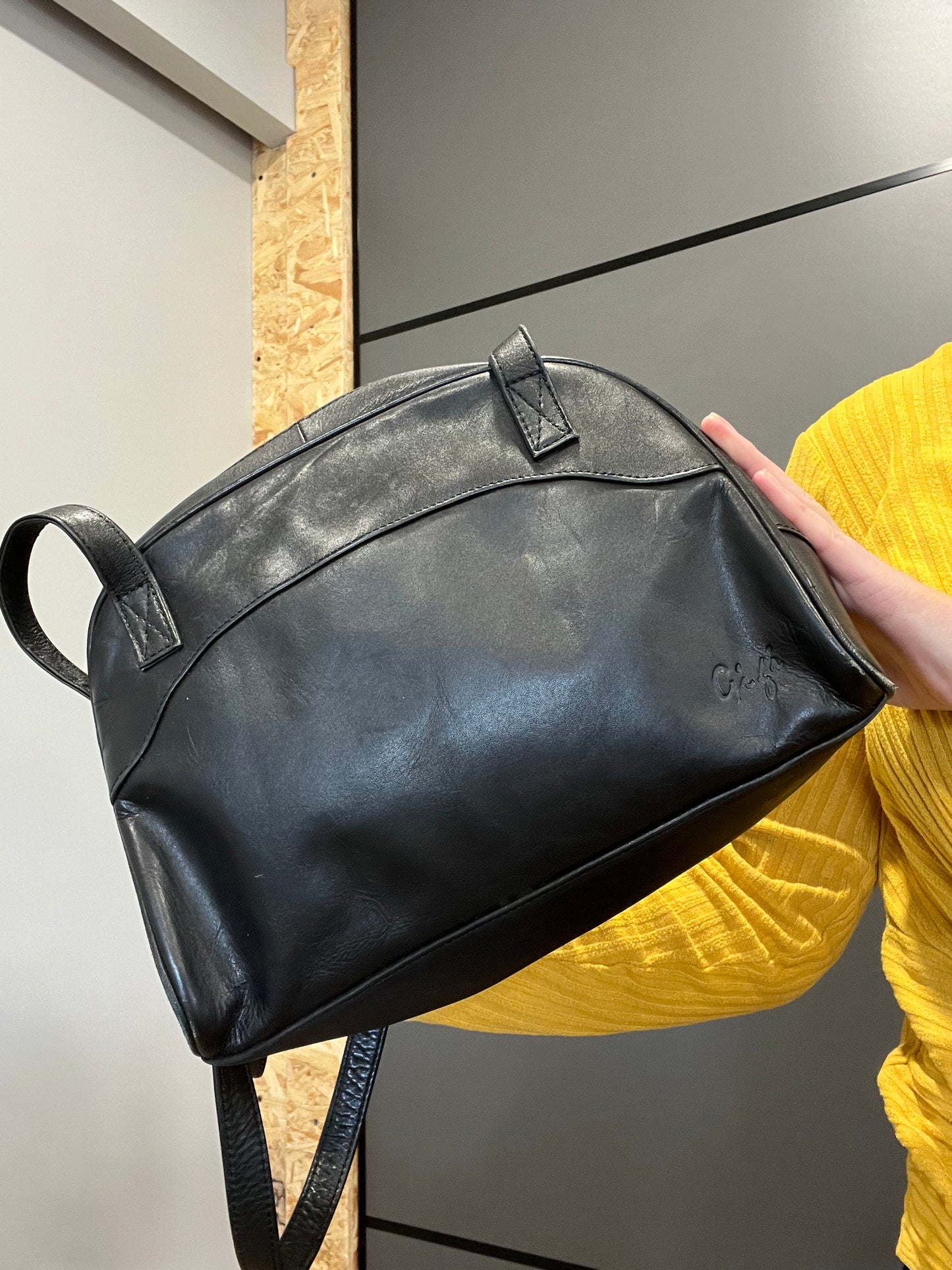 Vintage Accessories - Vintage Shoulder Bag- Black Leather with long strap- by GIGI - Frock33