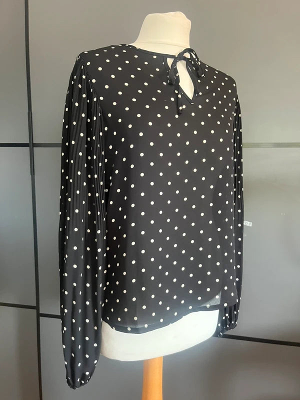 Preloved Blouse | Polka Dot| Black and White  | By MSCH | Size 10 | Frock33
