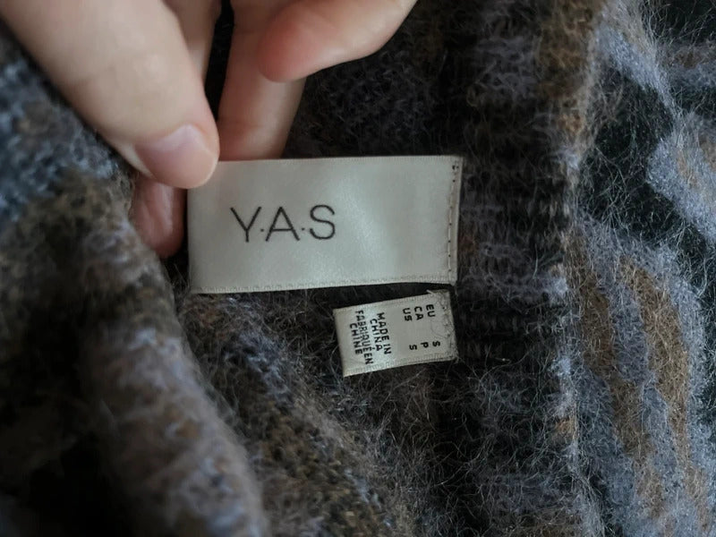 Quirky cardigan| Oversized Fit | YAS | Soft Cozy | Small