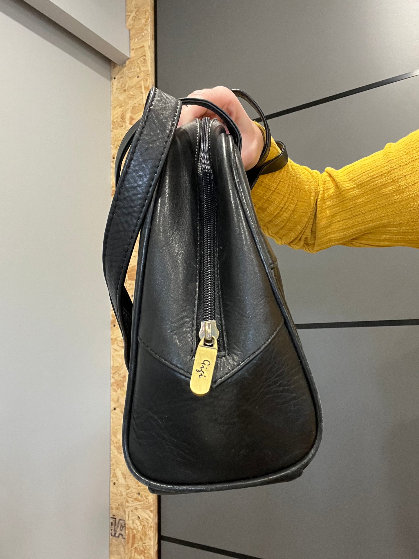 Vintage Accessories - Vintage Shoulder Bag- Black Leather with long strap- by GIGI - Frock33