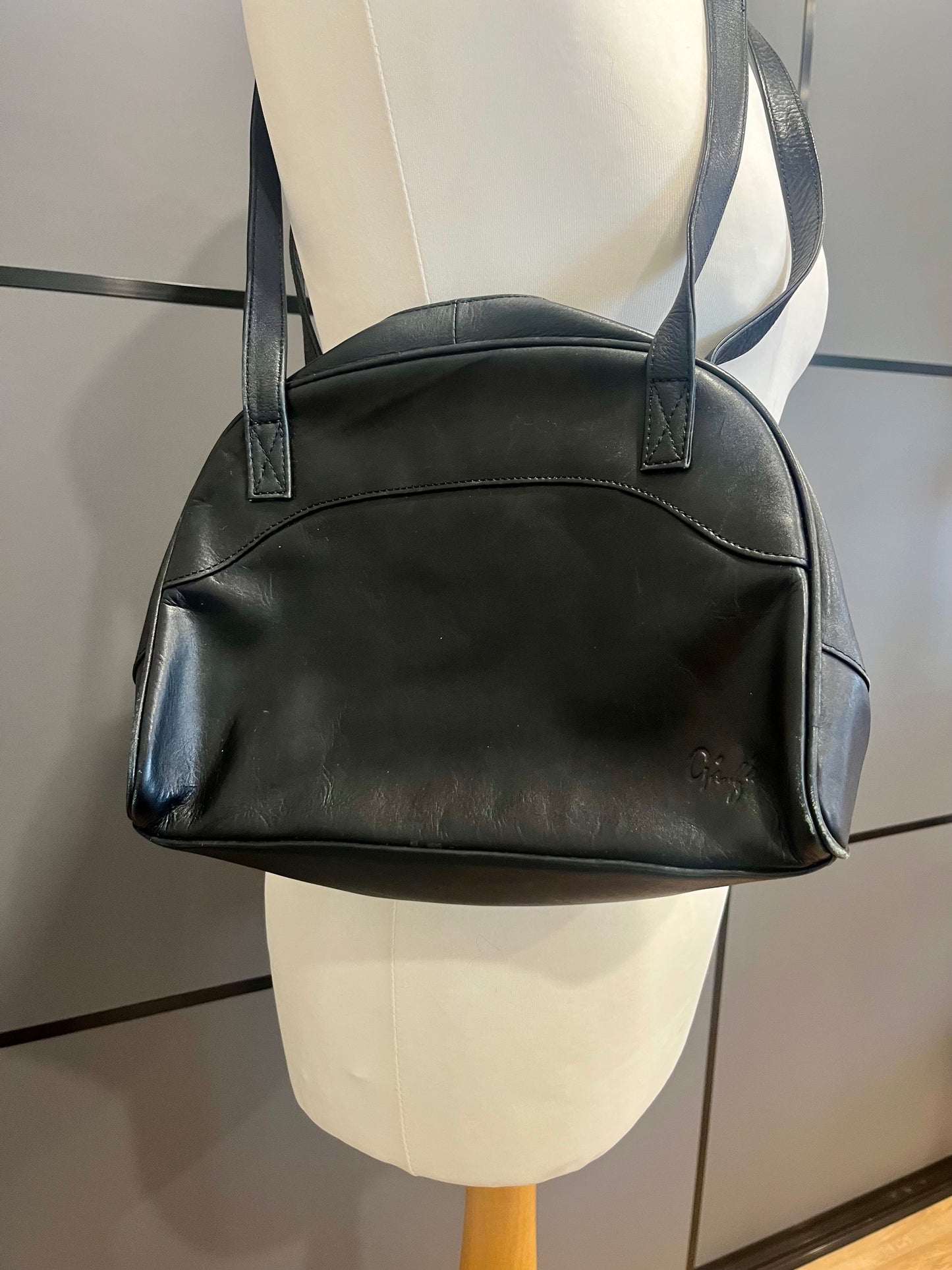 Vintage Accessories - Vintage Shoulder Bag- Black Leather with long strap- by GIGI - Frock33