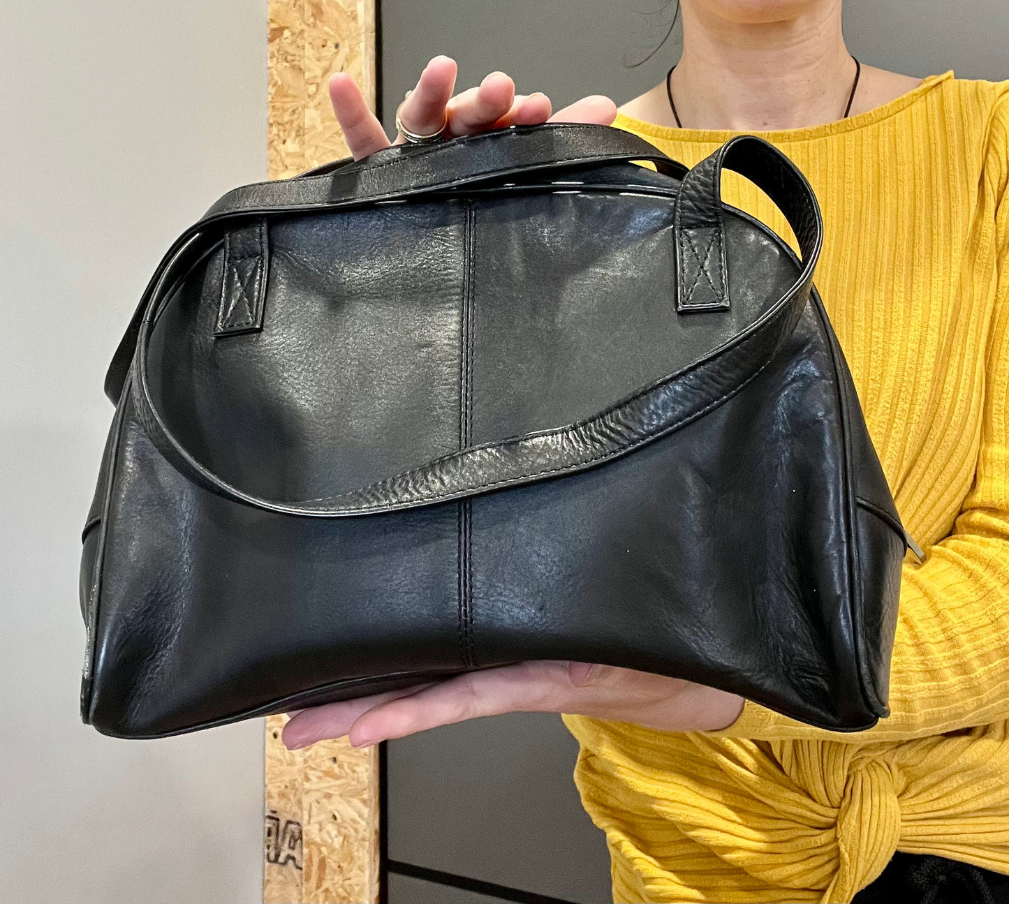 Vintage Accessories - Vintage Shoulder Bag- Black Leather with long strap- by GIGI - Frock33