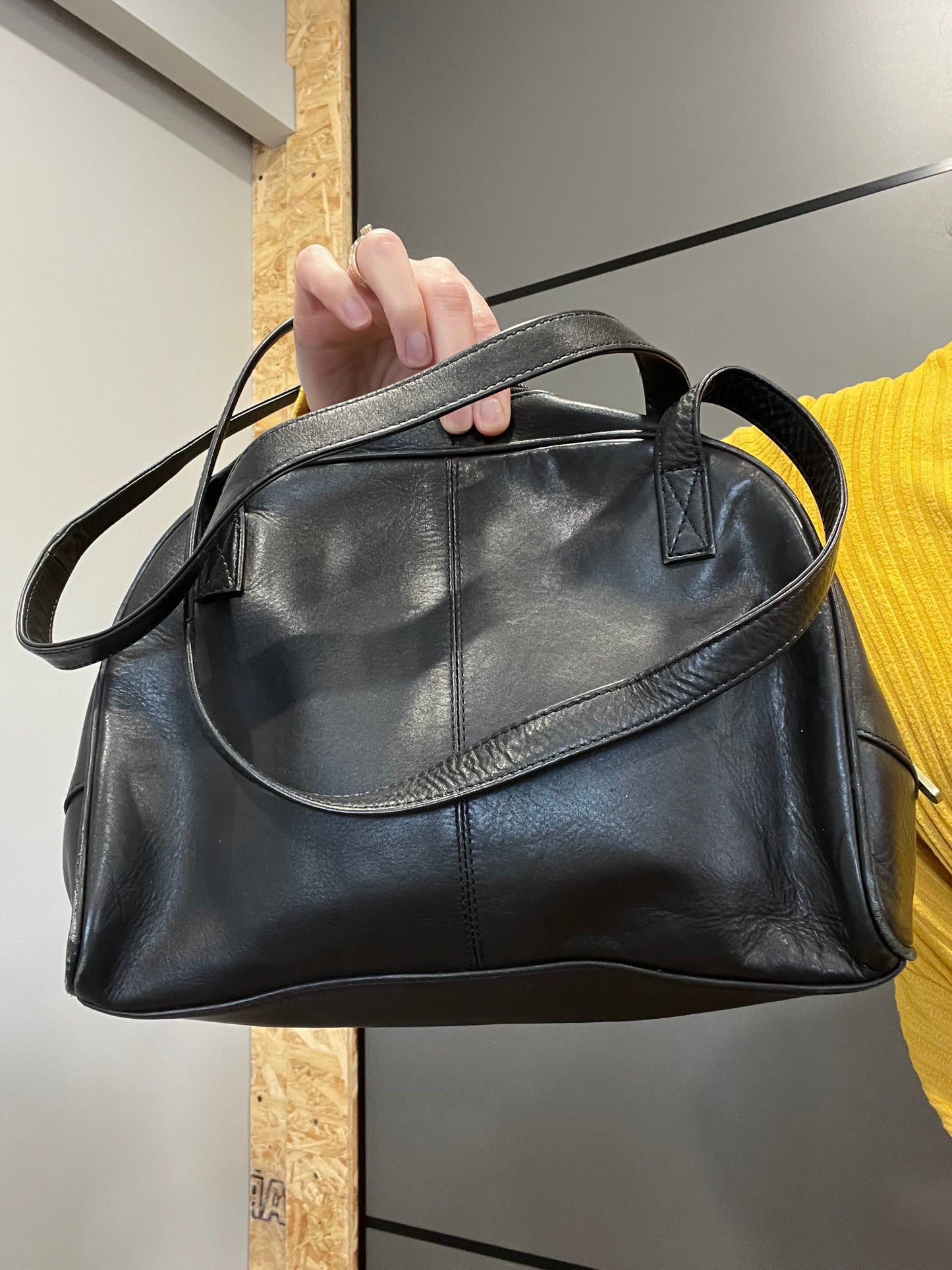 Vintage Accessories - Vintage Shoulder Bag- Black Leather with long strap- by GIGI - Frock33