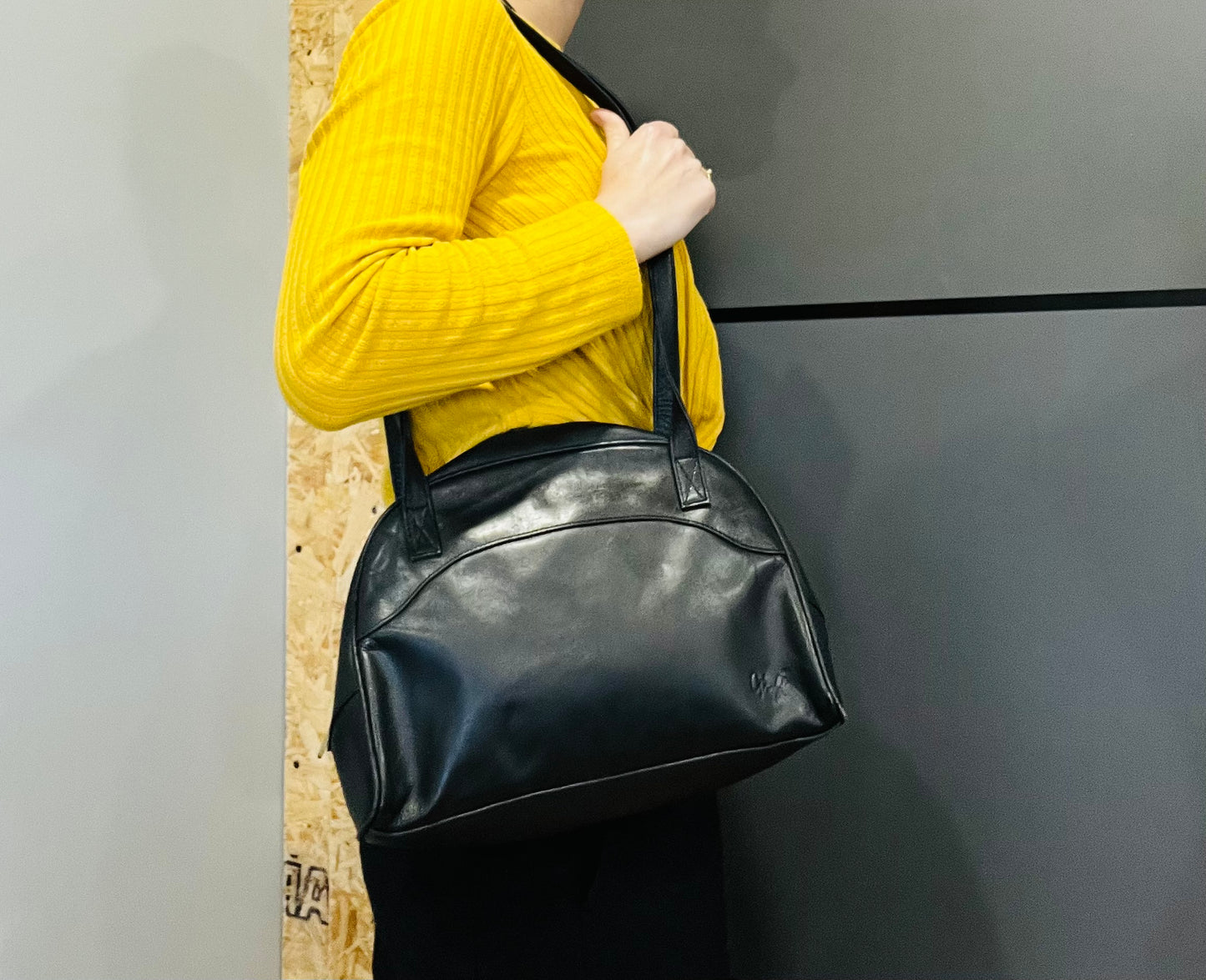 Vintage Accessories - Vintage Shoulder Bag- Black Leather with long strap- by GIGI - Frock33