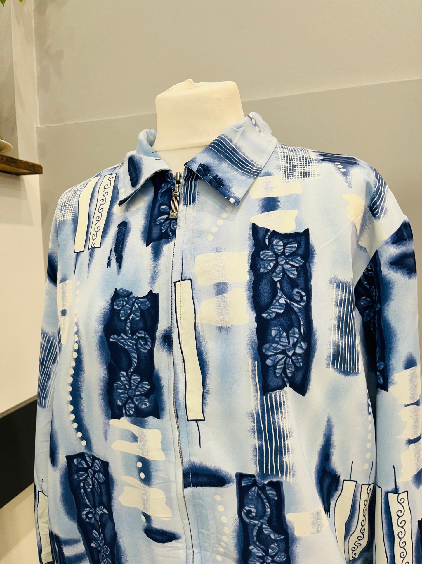 Vintage clothing- vintage Shacket -1980s Blue and White size 12 - Frock 33