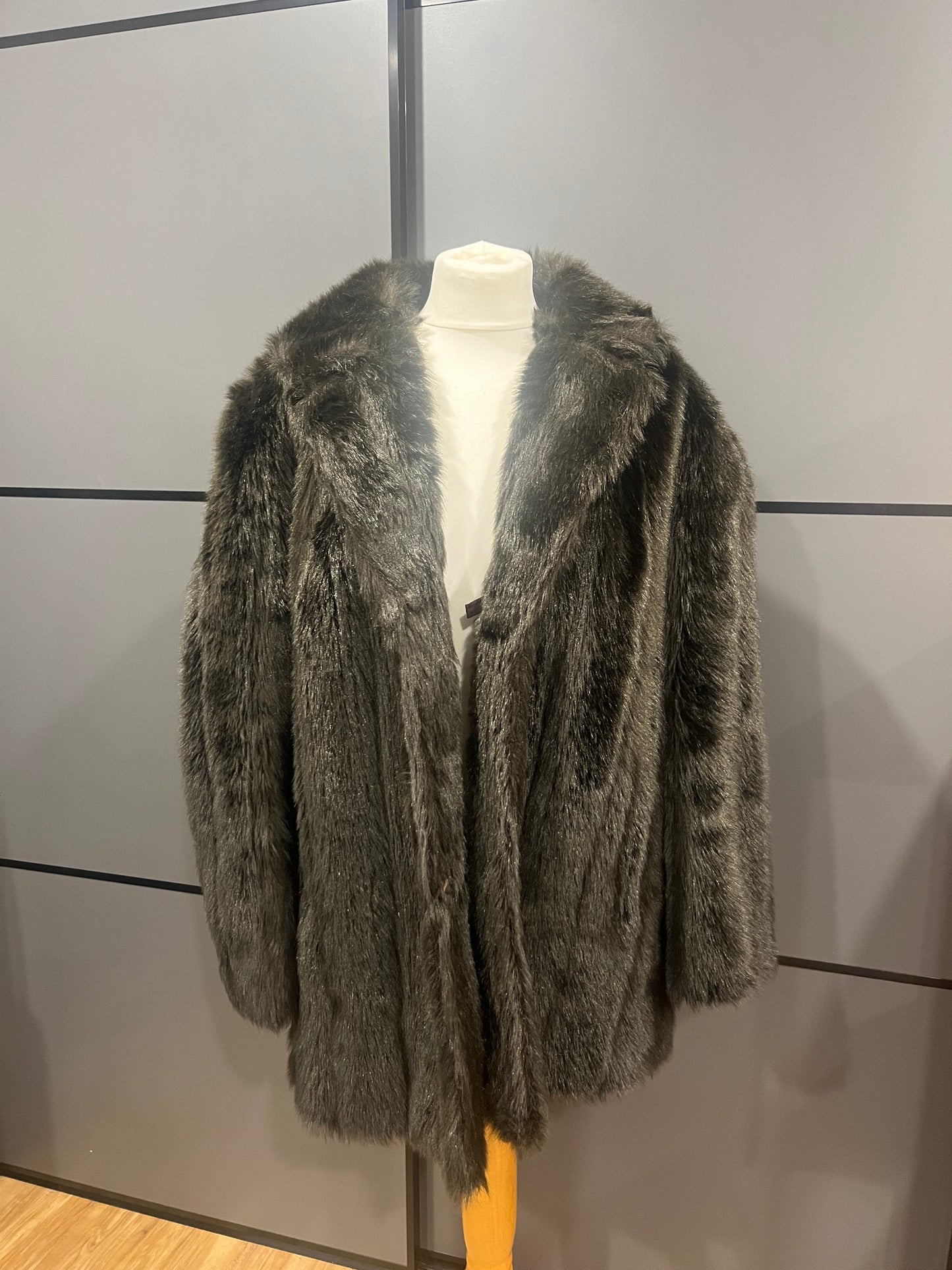 Vintage Clothing- Vintage Faux mink style- dark brown - 1980s - Frock33