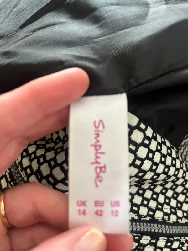 Preloved Ladies Suit | Blazer and Matching Skirt | Size 14/16