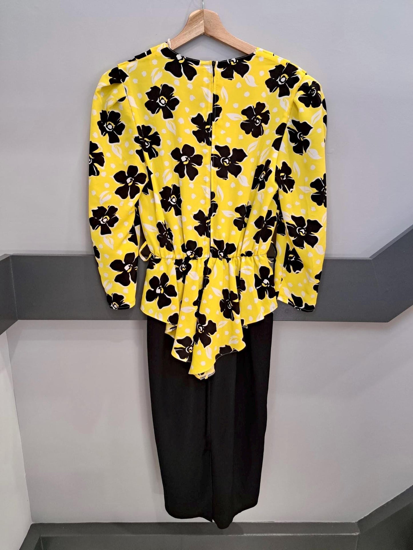 Vintage Dresses -Black and Yellow Midi 80s - Size 12 - Frock33