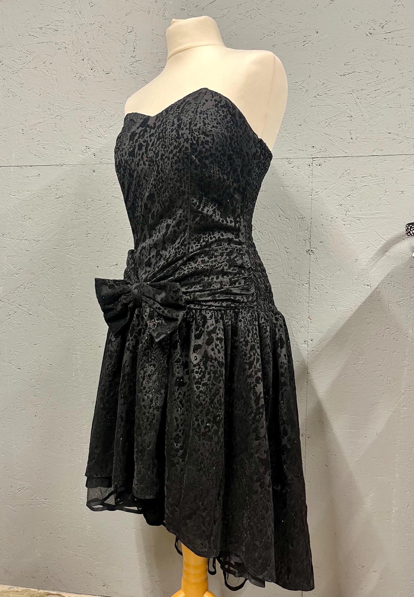 Vintage Dresses -1980s Black Cocktail Party Dress - size 10 - Frock 33