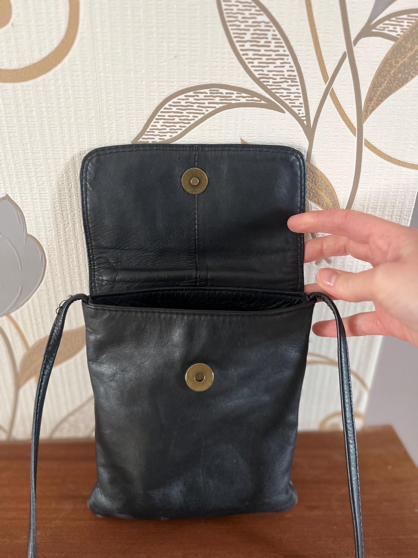 Vintage Accessories - Vintage Shoulder Bag- Black Leather with long strap- 1980s - Frock33