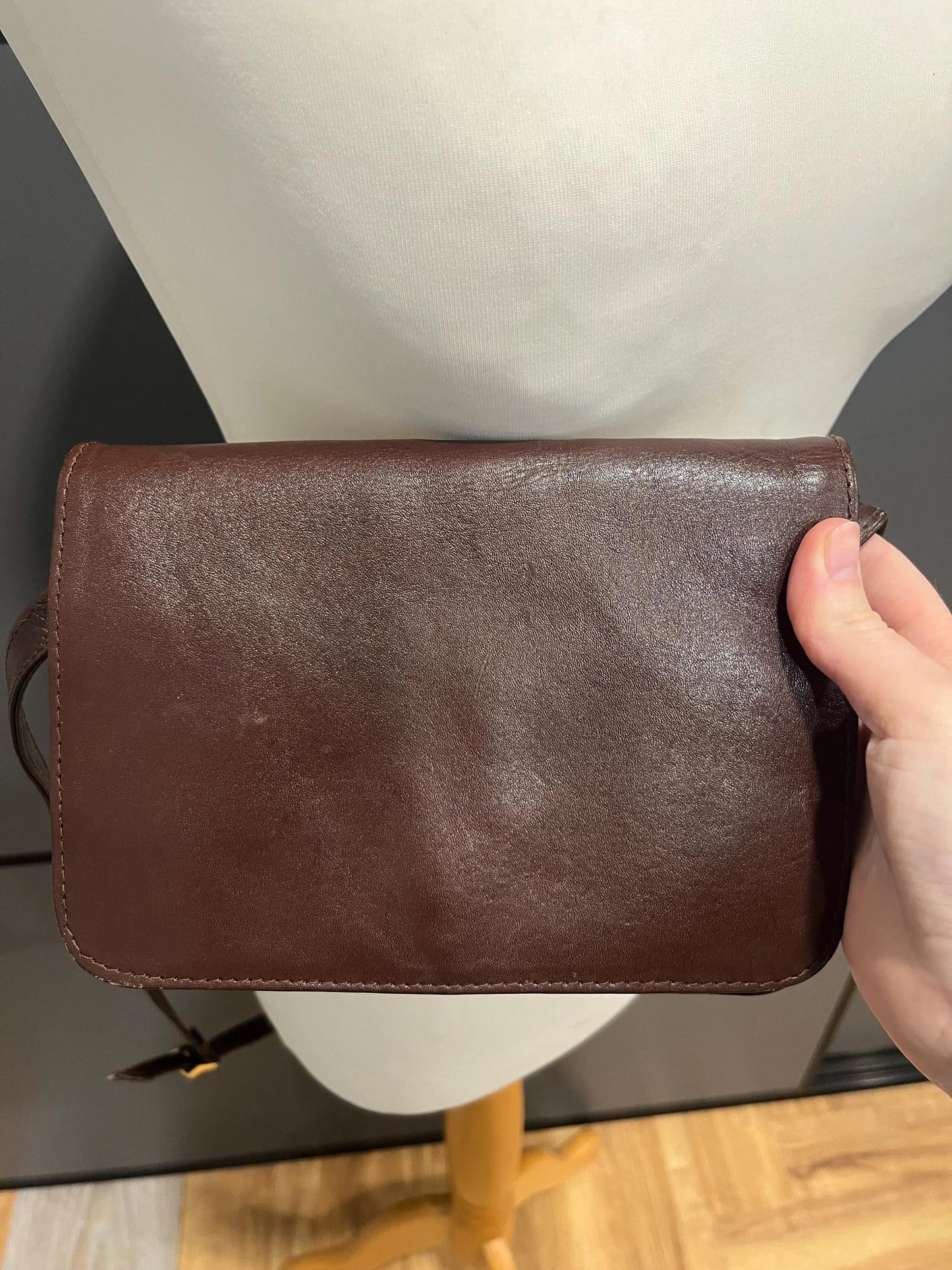 Vintage Brown Leather Shoulder Bag – by Dolicis - 90s Vintage Shoulder Crossover Bag - Frock 33