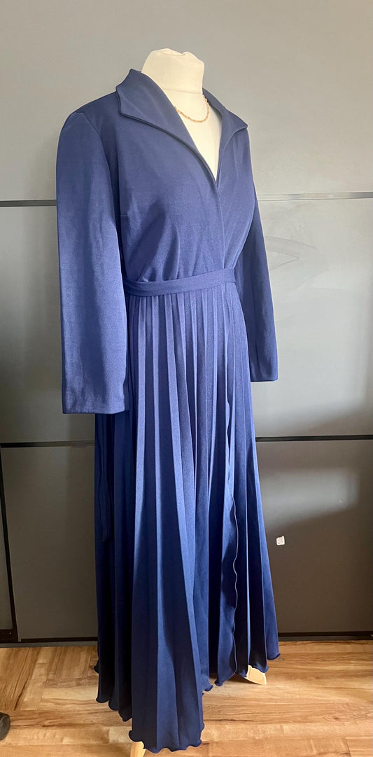 1970s Vintage Dress | Long sleeved | Pleated Skirt | Navy Blue | Size 10-12 UK | Frock33
